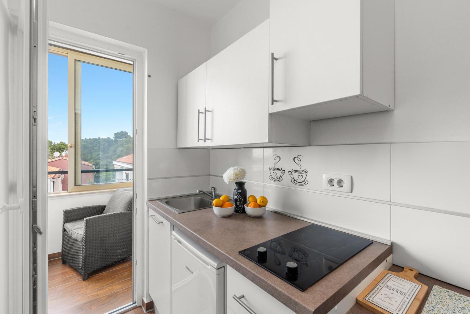 Kala Sea View Apartments 150M From Beach And 250 M From Old Town بوريتش المظهر الخارجي الصورة